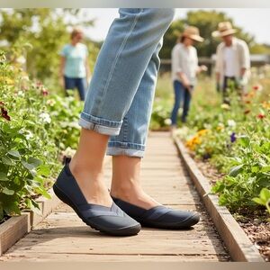 SIZE 6 BRAND NEW IN BOX JBU® by Jambu Salma Step-In Flat - Navy Shimmer